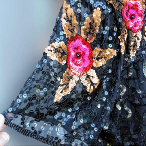 💐 VINTAGE ROBERT ANTHONY BLACK BEADED BLOUSE with RED GOLD FLORAL ACCENTS NWT - Picture 5 of 8